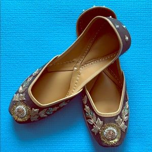 Black &Gold Punjabi Jutti (Flats)